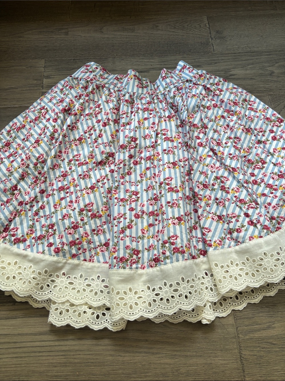 Cinderella | Floral Eyelet Hem A-Line Skirt - Blue & Red Lace Size XS - Picture 2 of 10